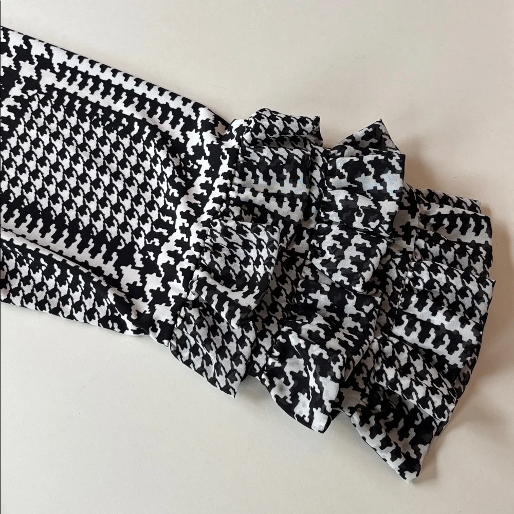 Alfani Woman 1X Black White Houndstooth Ruffle Sleeve Blouse Plus Size Top - Picture 6 of 7